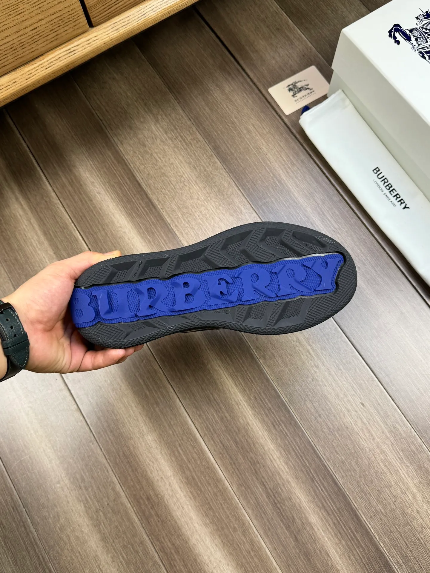 p380💰Men's shoes [BURBERRY] Burberry - High-end quality original order 🔍🔍🔍 - Upper: imported 🔝 Napa calfskin, brand totem cloth, tongue brand cloth label - Lining: canvas lining, - Outsole: rubber; two-color molded outsole - Ultra-high quality control·Fine workmanship: highlighted (high-end·luxury·grade) -Size : 38-44 (45 for men, can be customized)